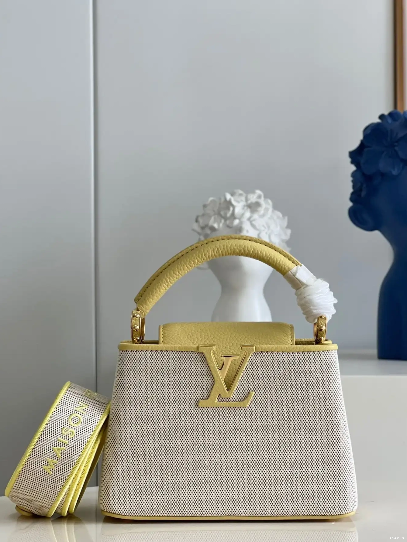 LOUIS MINI VUITTON CAPUCINES 0619